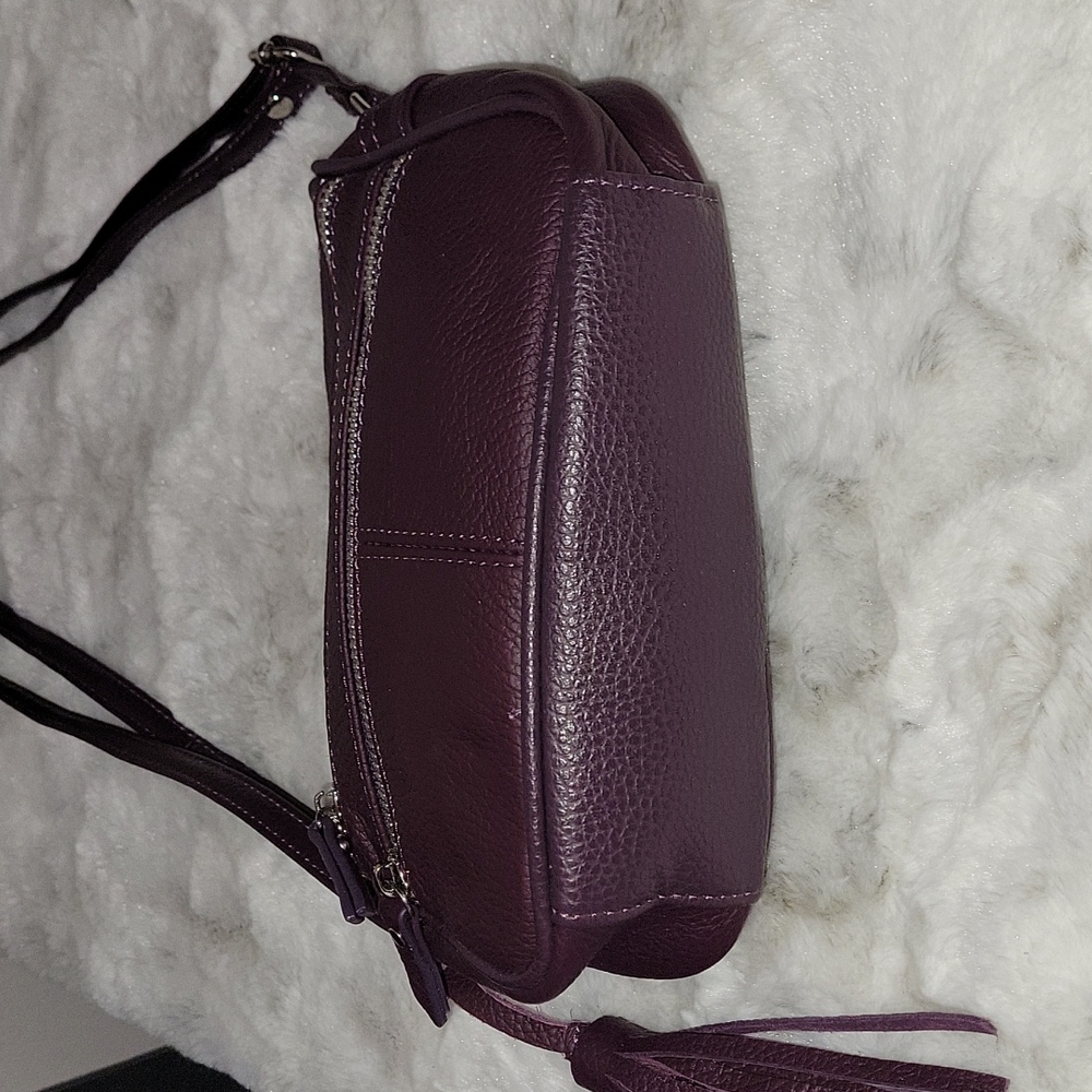 Purple leather crossbody purse with lots of pockets. - Picture 6 of 13